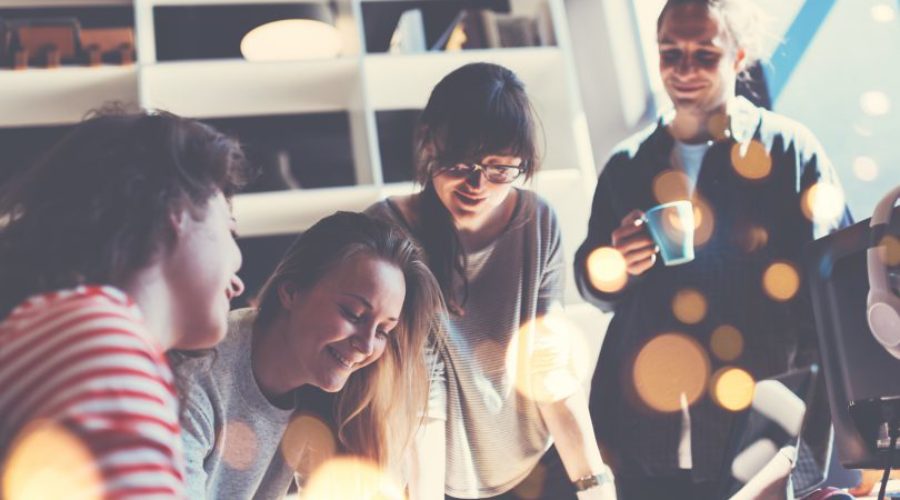 Millenials & Centennials vistos en cifras económicas, serán el 59% de la fuerza laboral del 2020